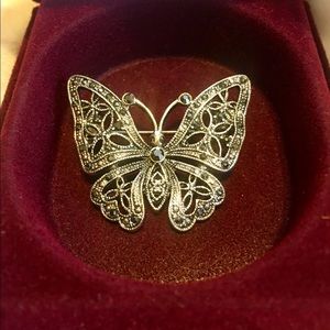 ON HOLD - Vintage brooch